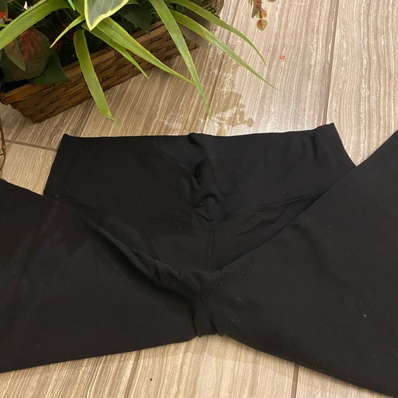 LULULEMON Relaxed Fit Crop - Picture 12 of 15